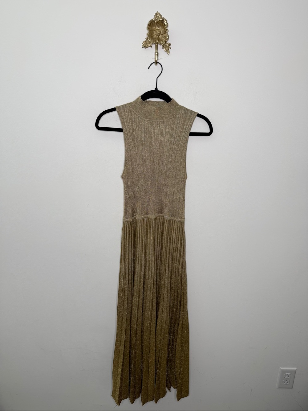 Banana Republic Gold Knit Pleated Midi Dress M